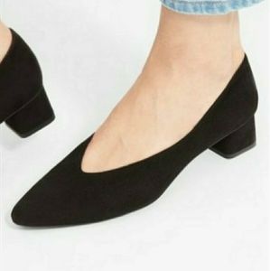 Everlane V Heels in Black